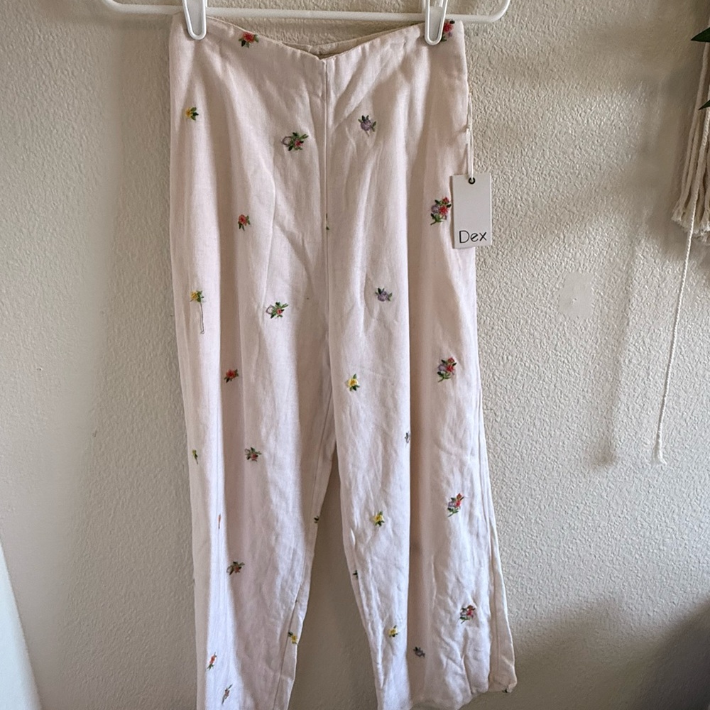 Dex Women's off white Pants with Floral Accents